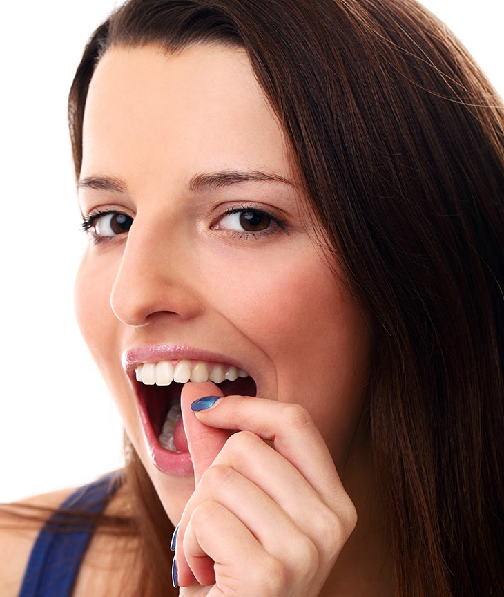 Diş Teli Olmadan Dişler Nasıl Düzeltilir?