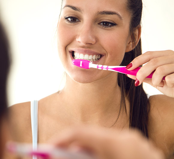 Evde Medikal Diş Beyazlatma Nasıl Yapılır?